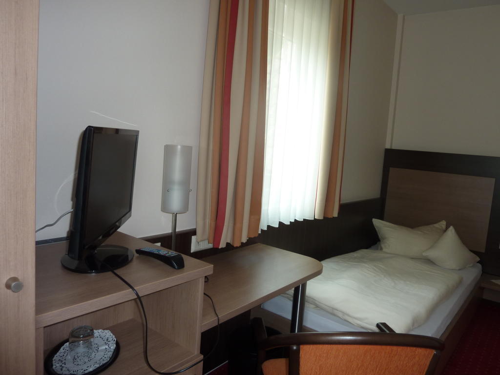 Hotel Gasthof Konig Karl Freudenstadt Room photo