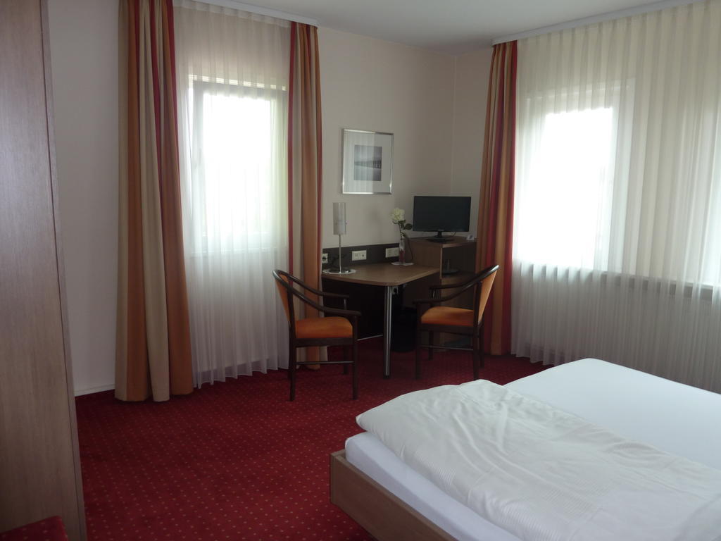 Hotel Gasthof Koenig Karl Freudenstadt Room photo